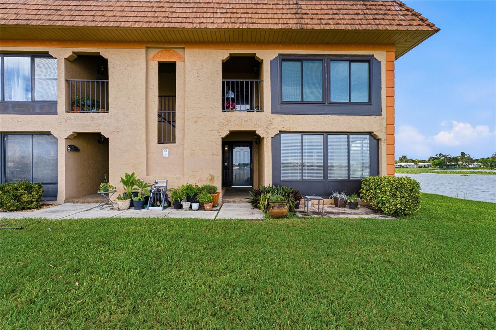 10142 SEMINOLE ISLAND DR — photo 2