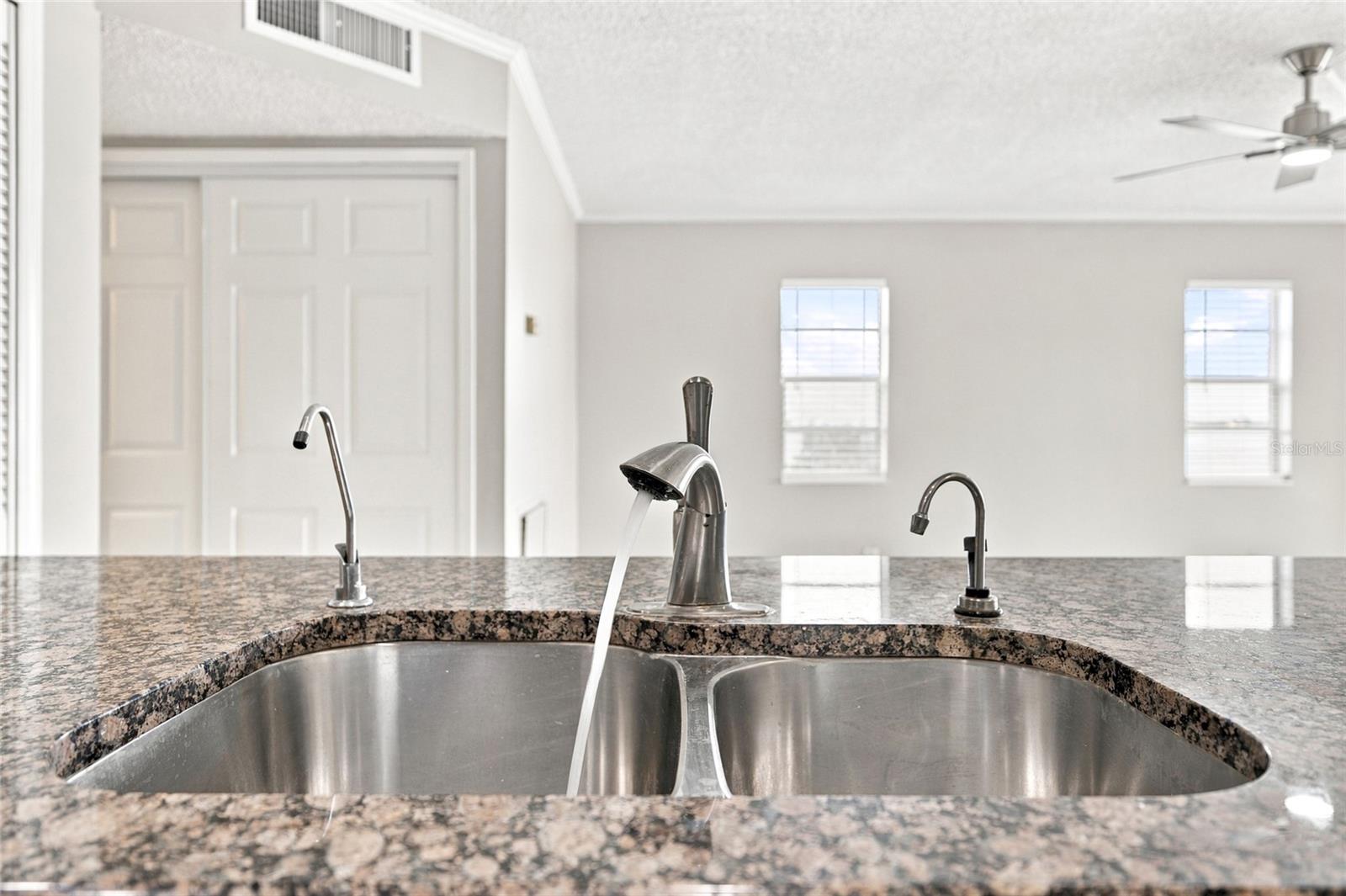 10142 SEMINOLE ISLAND DR — photo 22