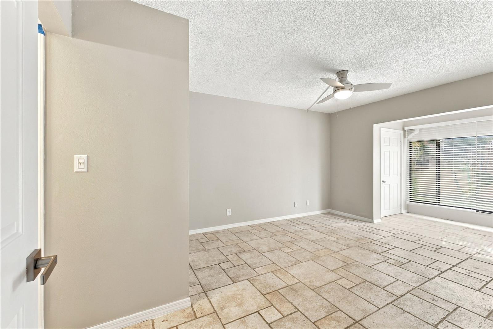 10142 SEMINOLE ISLAND DR — photo 32