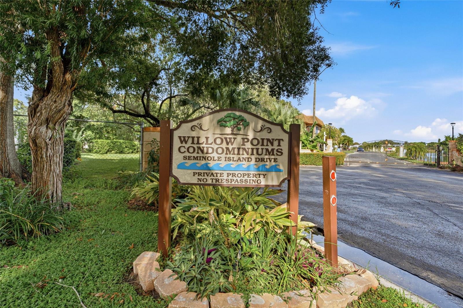 10142 SEMINOLE ISLAND DR — photo 5