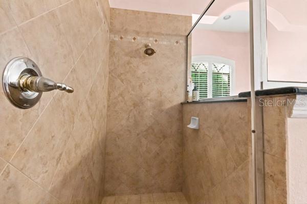 20924 BROADWATER DR — photo 21