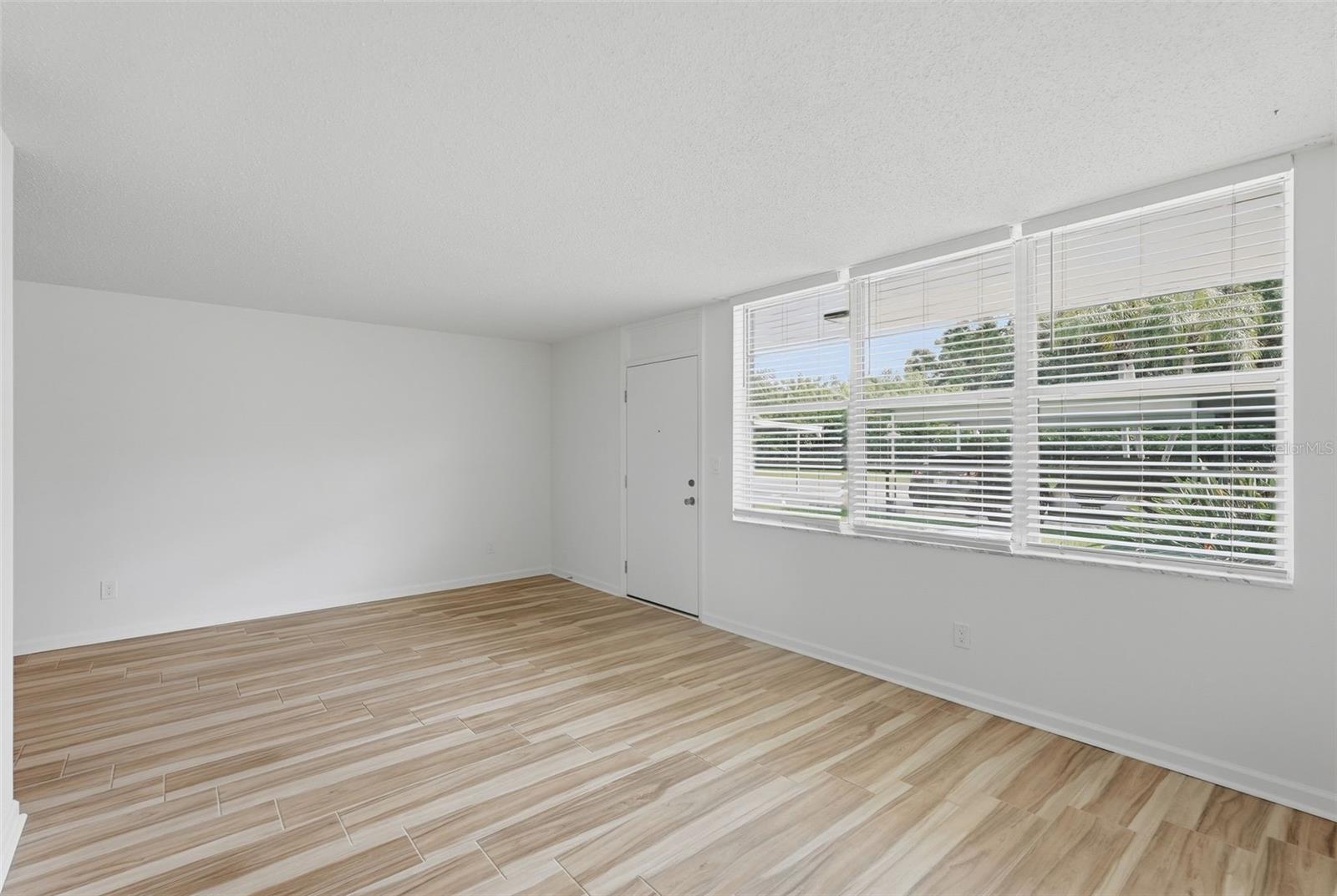 4720 LOCUST ST NE #120 — photo 5