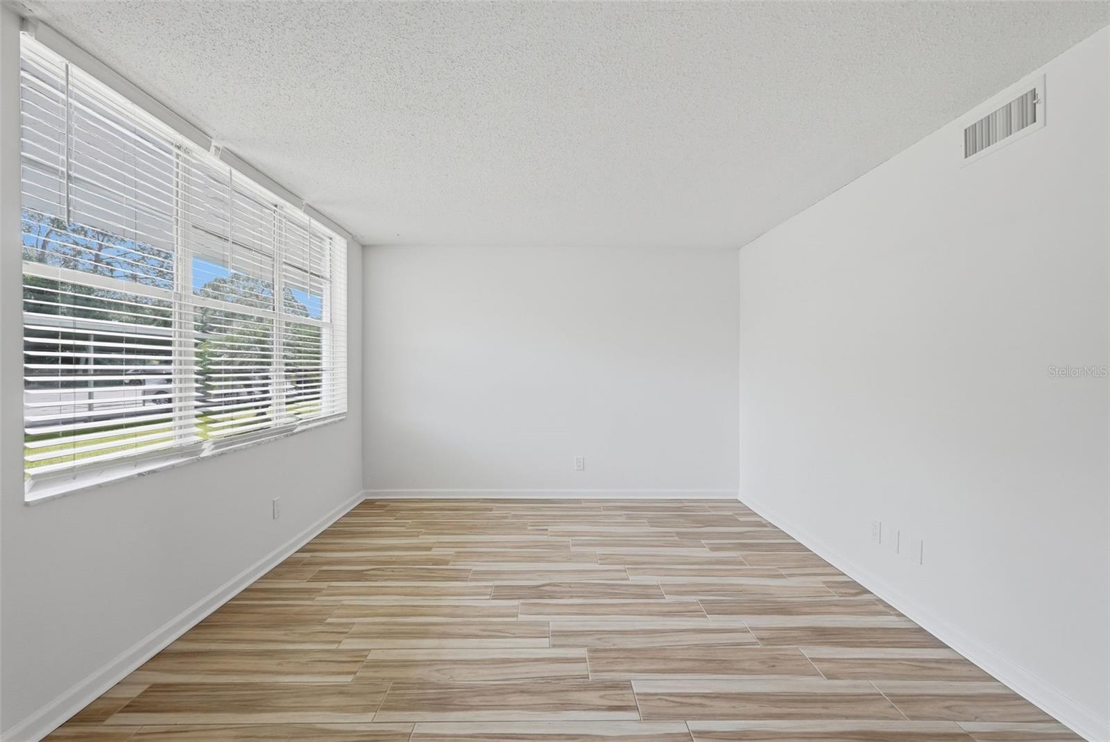 4720 LOCUST ST NE #120 — photo 4