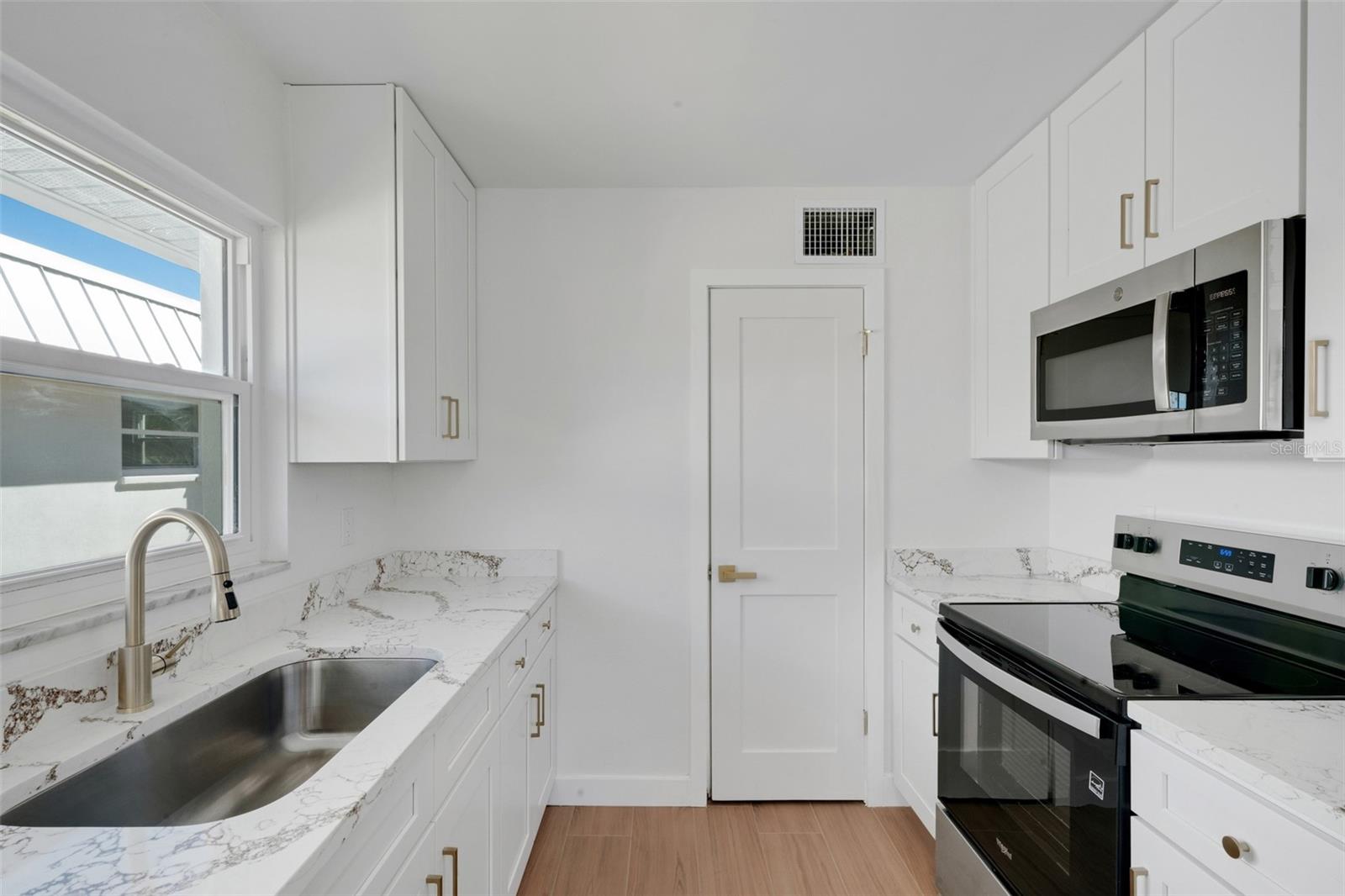 221 BEL FOREST DR #1 — photo 3