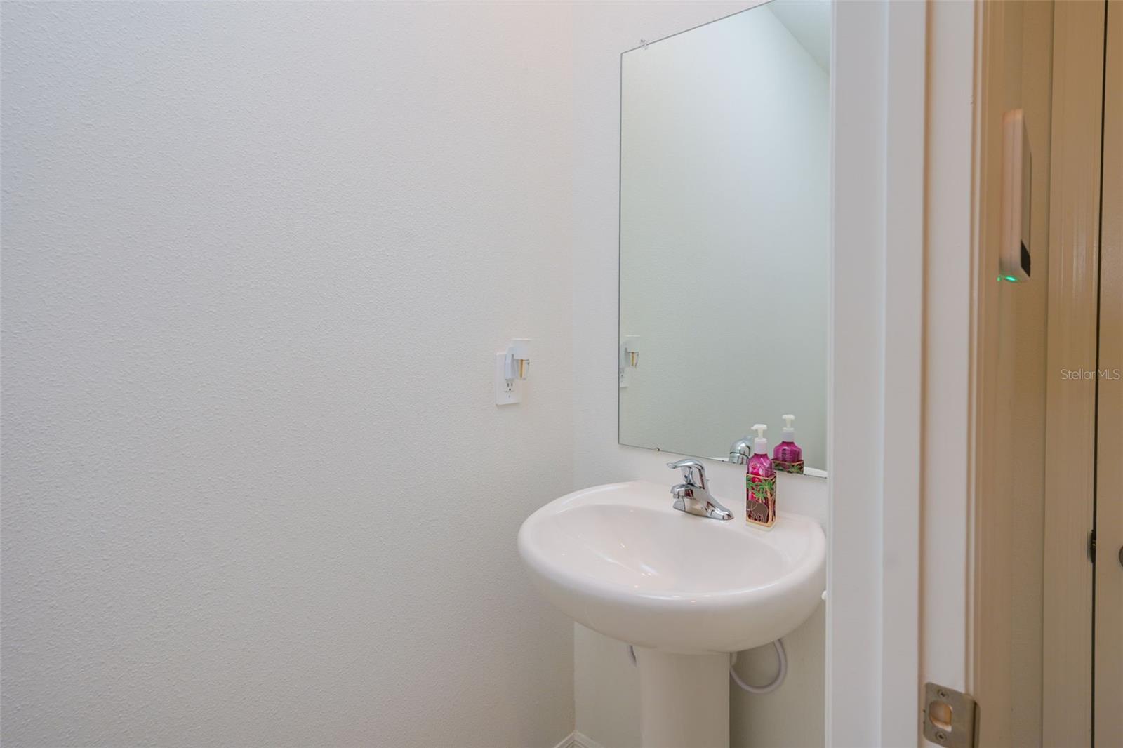 10059 TRUMPET HONEYSUCKLE WAY — photo 22
