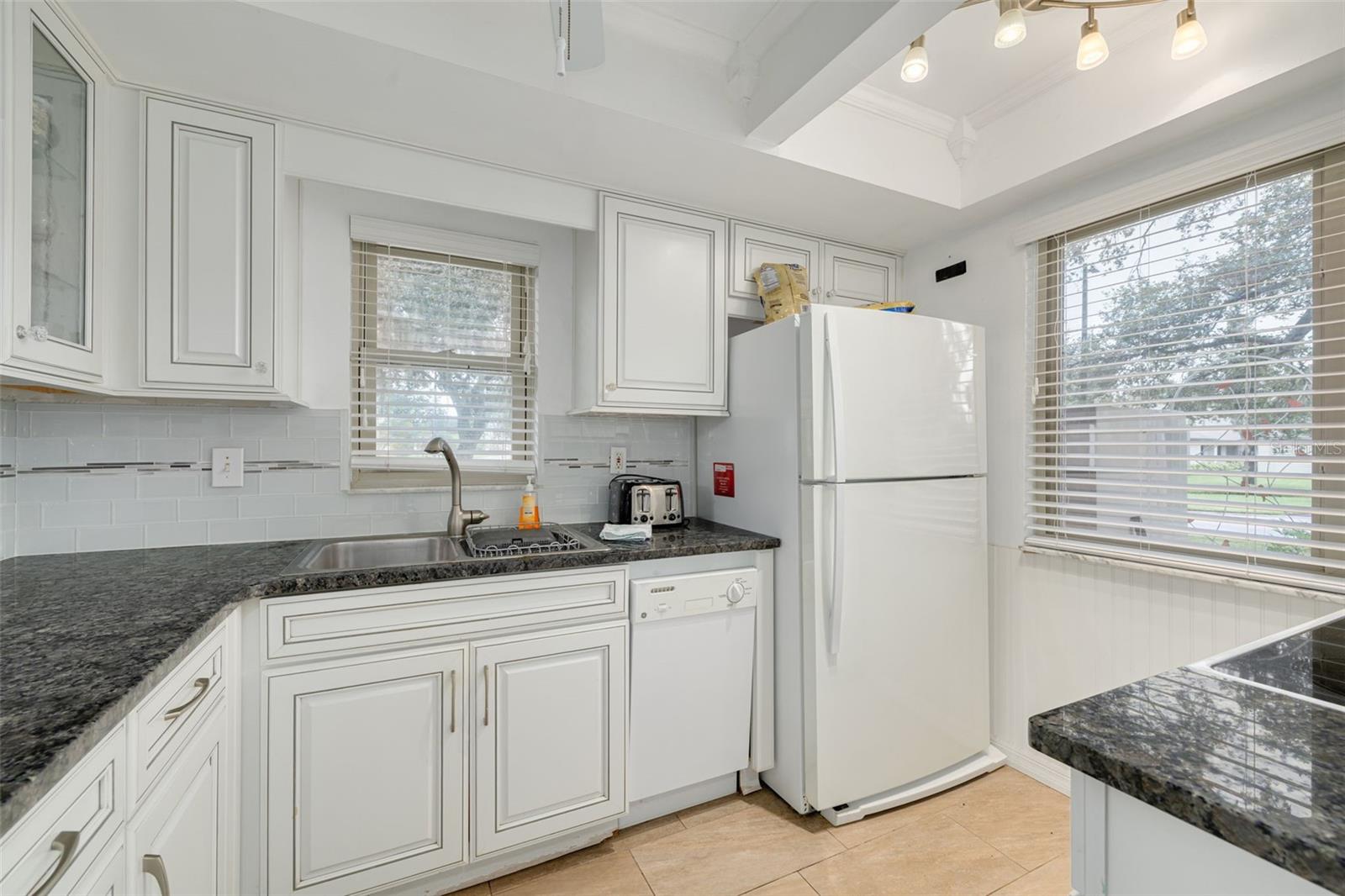 2476 LAURELWOOD DR #C — photo 3