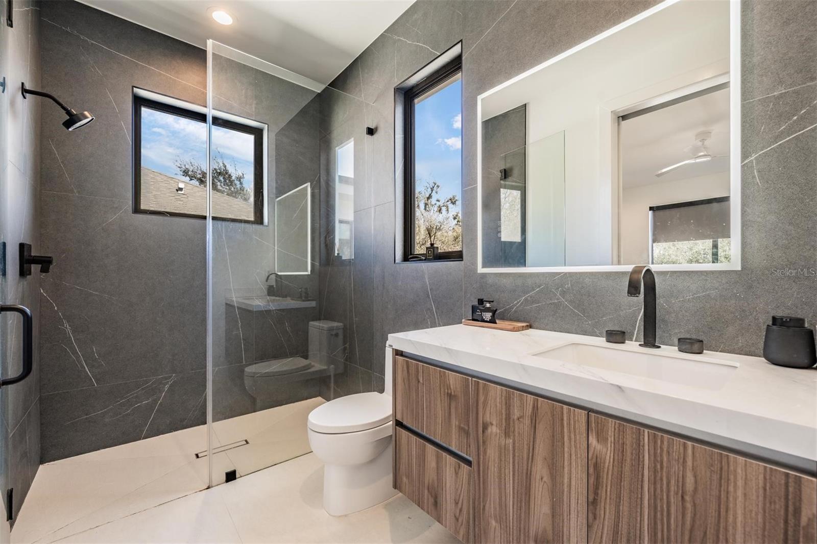 212 S RENELLIE DR — photo 20