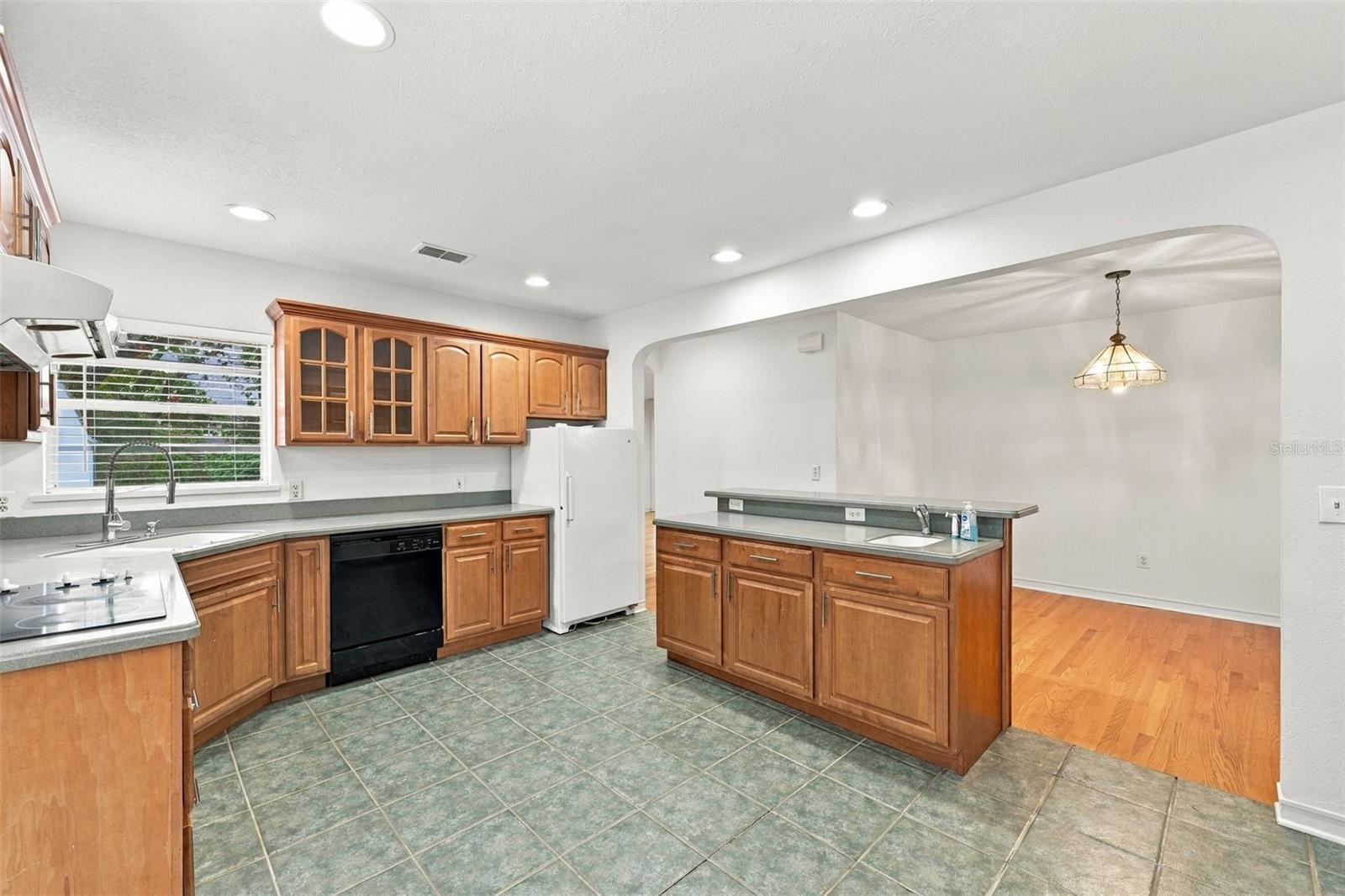 212 S BRADFORD AVE — photo 9