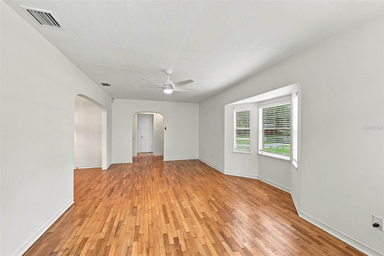 212 S BRADFORD AVE — photo 4