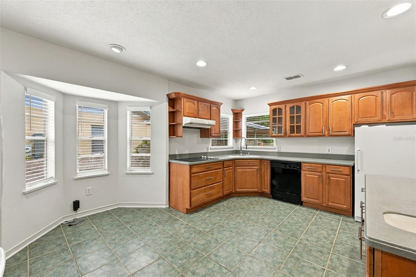 212 S BRADFORD AVE — photo 8