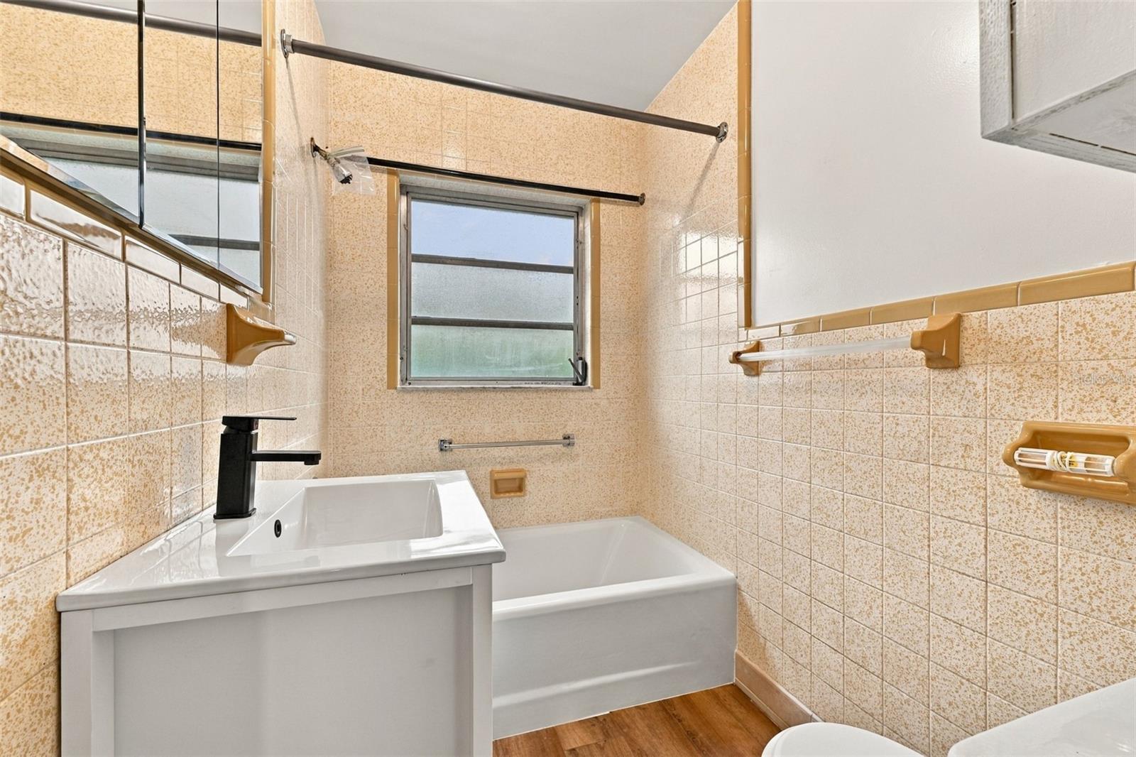 212 S BRADFORD AVE — photo 30