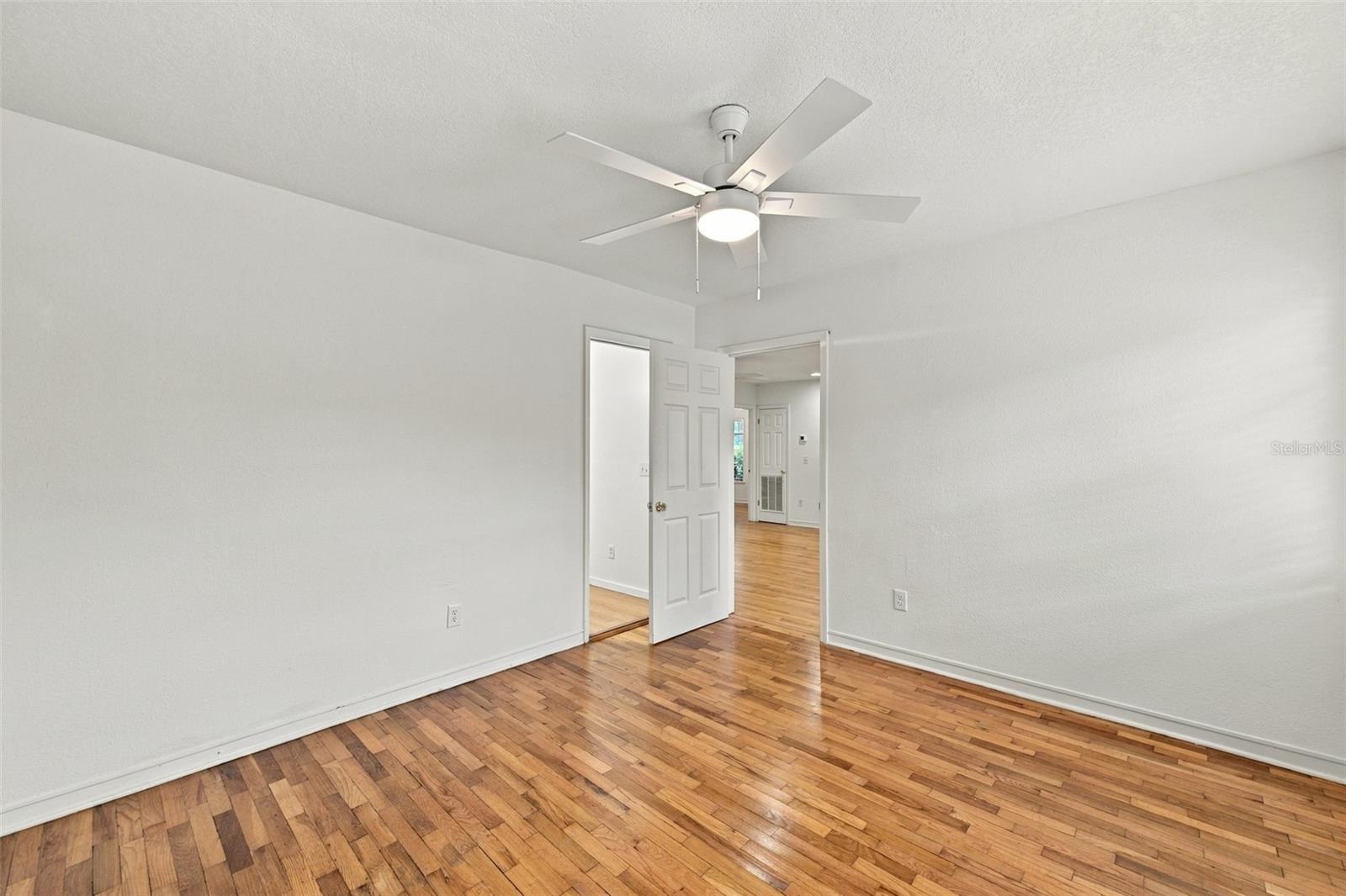 212 S BRADFORD AVE — photo 19