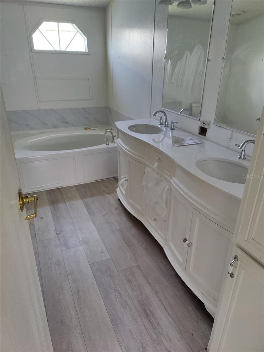 8413 FANTASIA PARK WAY — photo 2