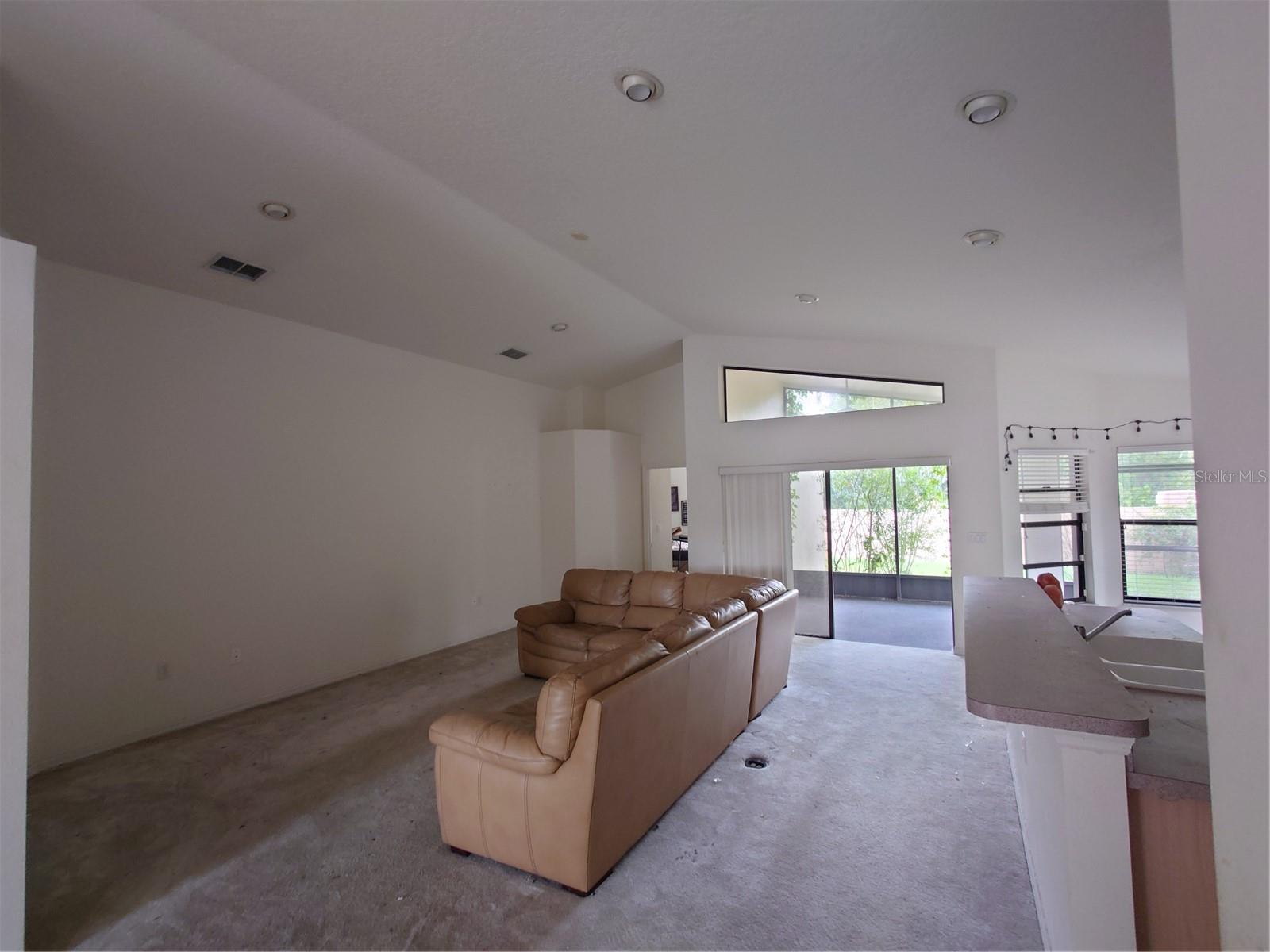 9335 CREEKSIDE CT — photo 5