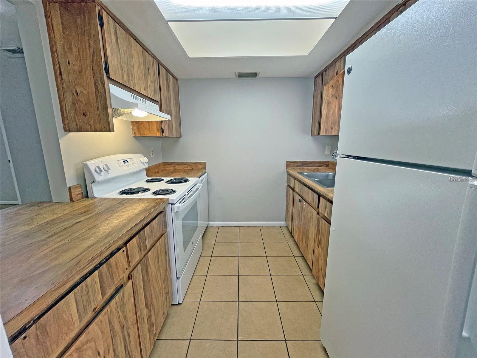 9509 FIELDVIEW CIR #A — photo 10