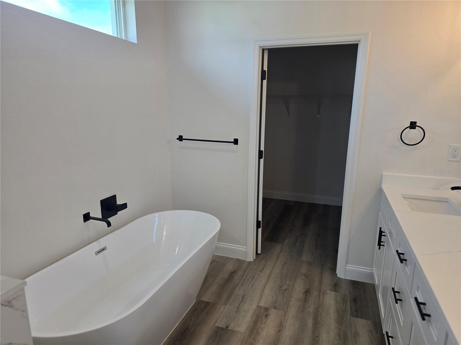 2935 VEDADO ST — photo 27