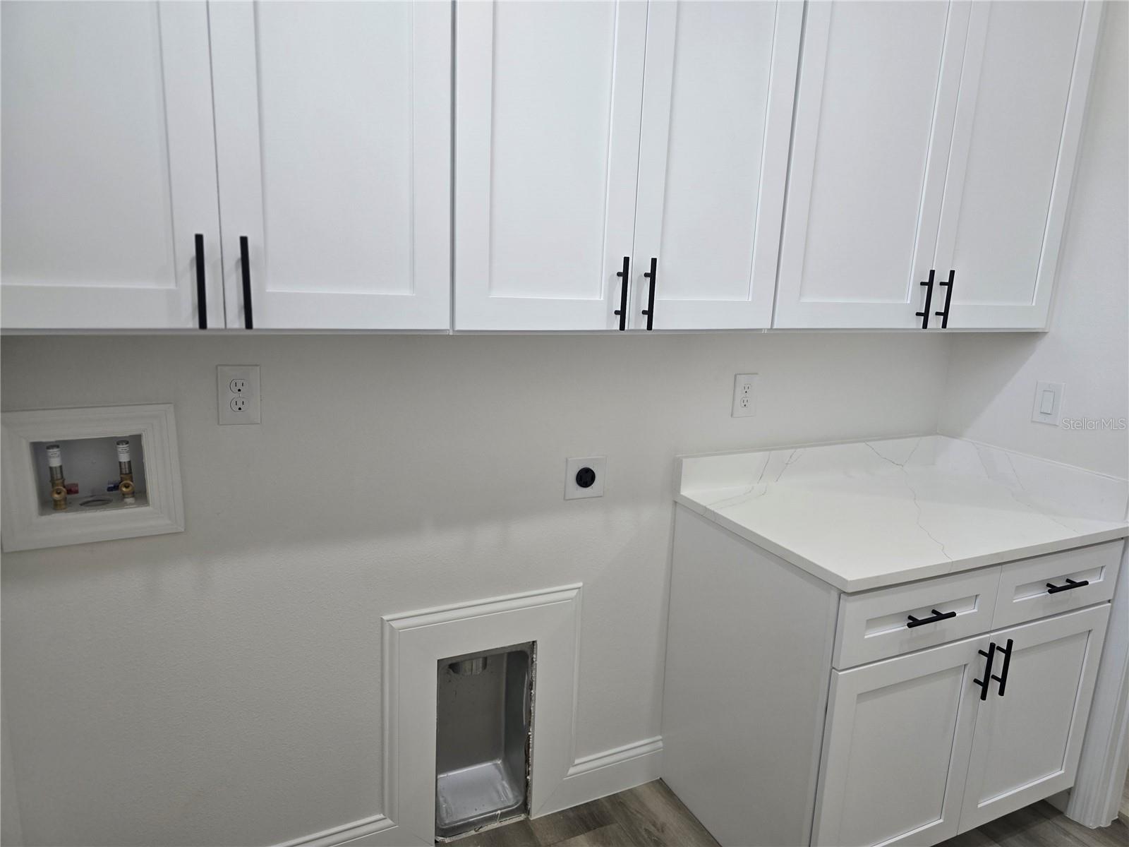 2935 VEDADO ST — photo 15