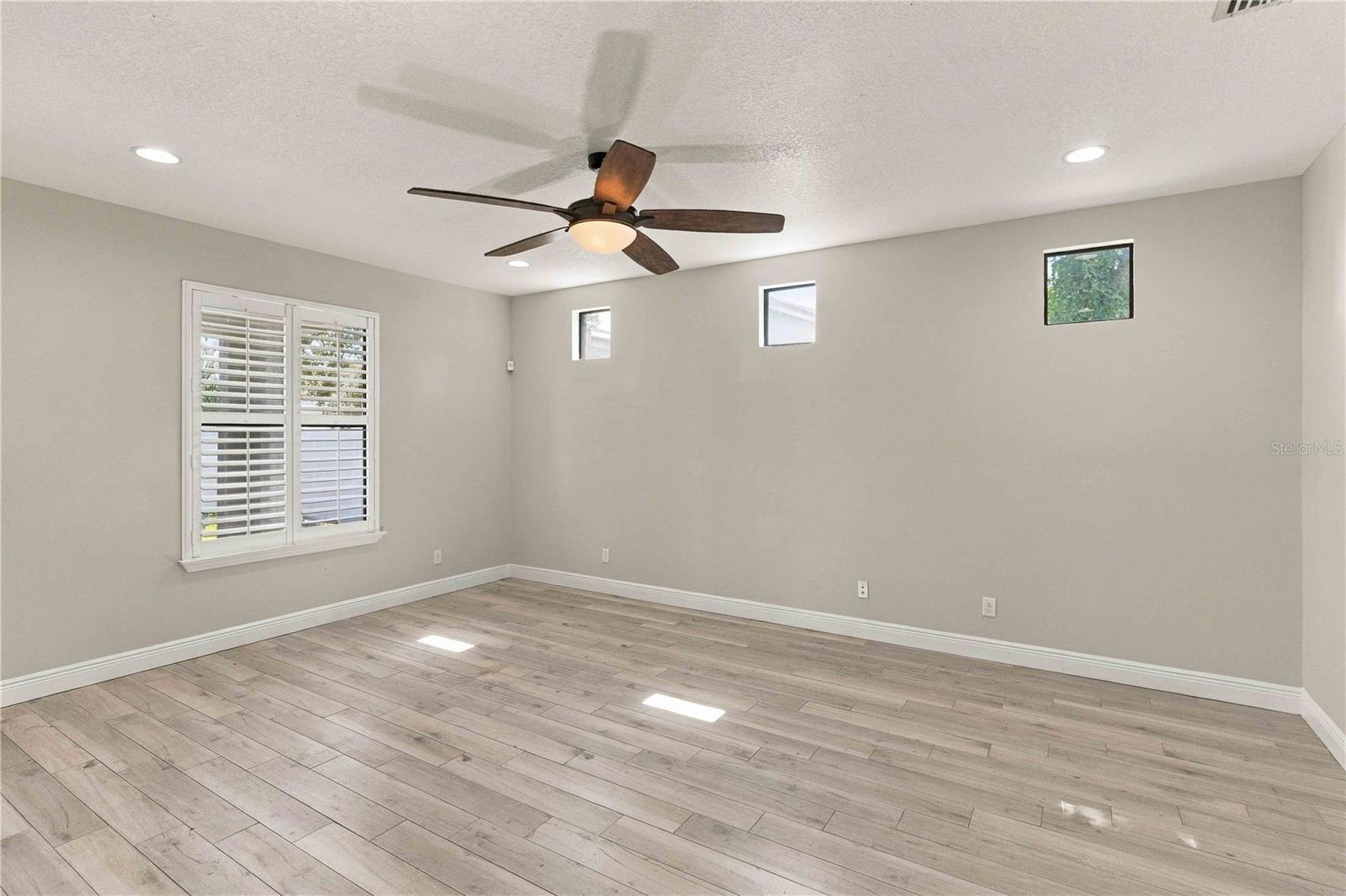 6310 S RICHARD AVE — photo 17