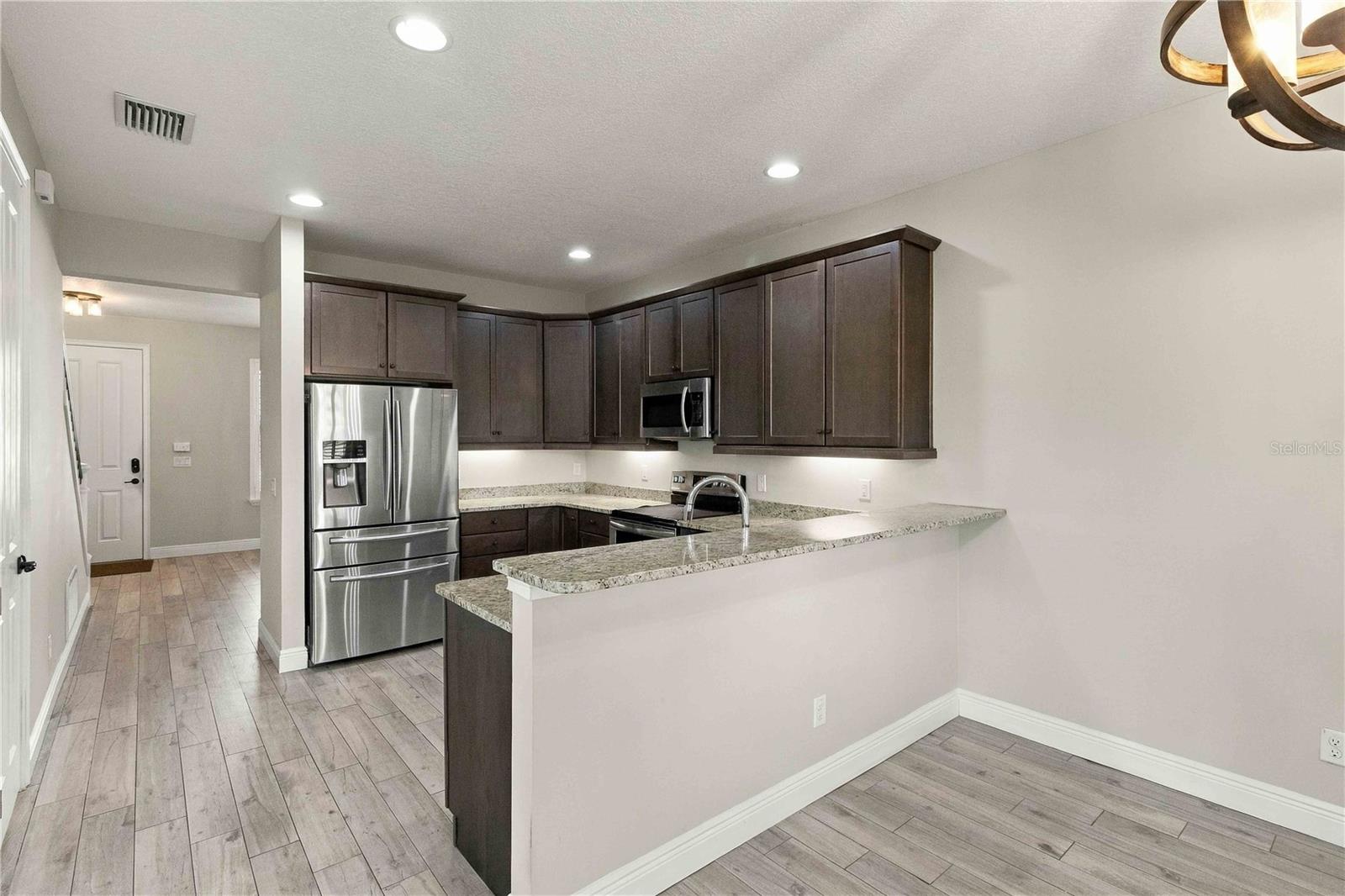 6310 S RICHARD AVE — photo 11