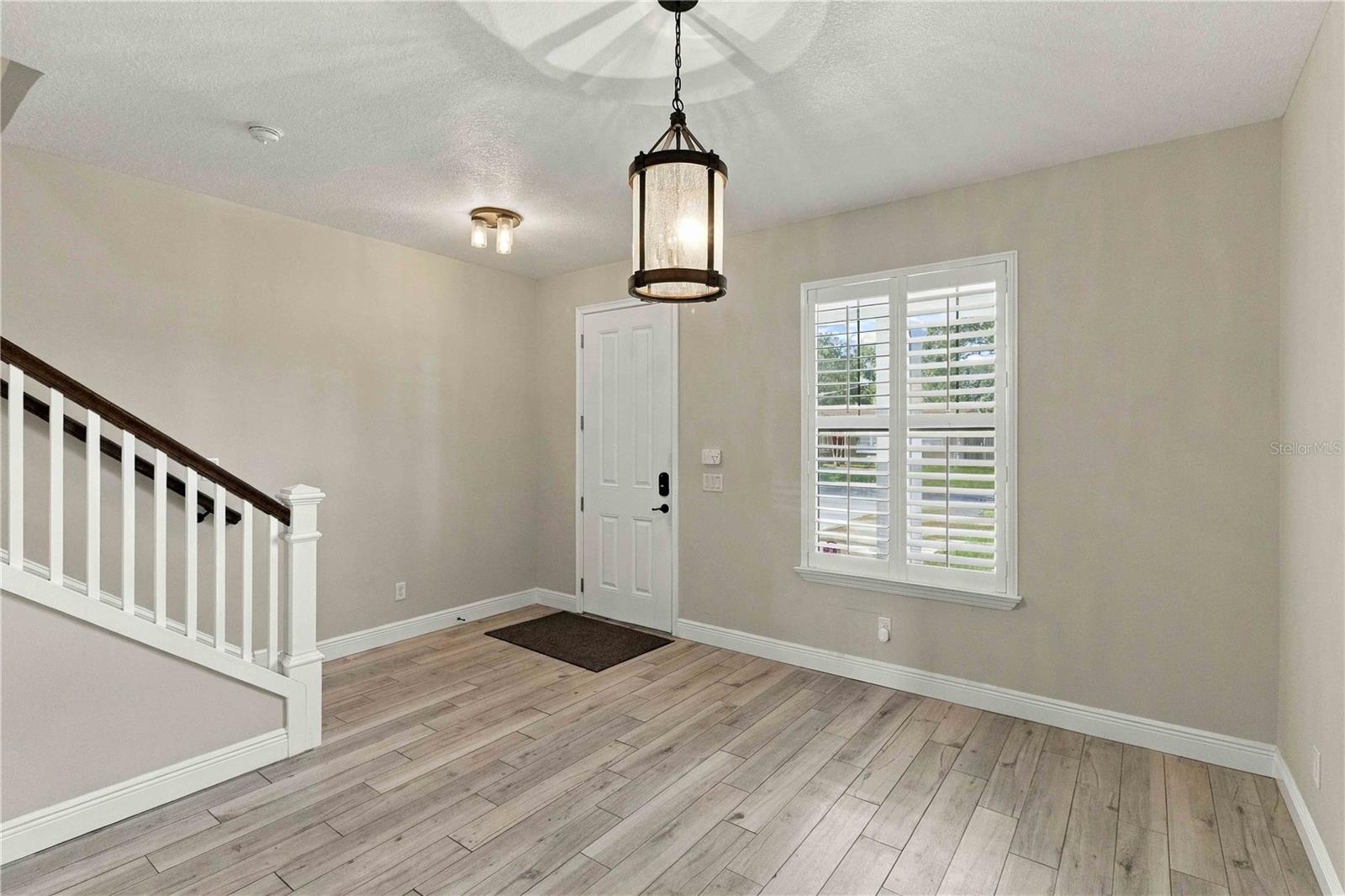 6310 S RICHARD AVE — photo 9
