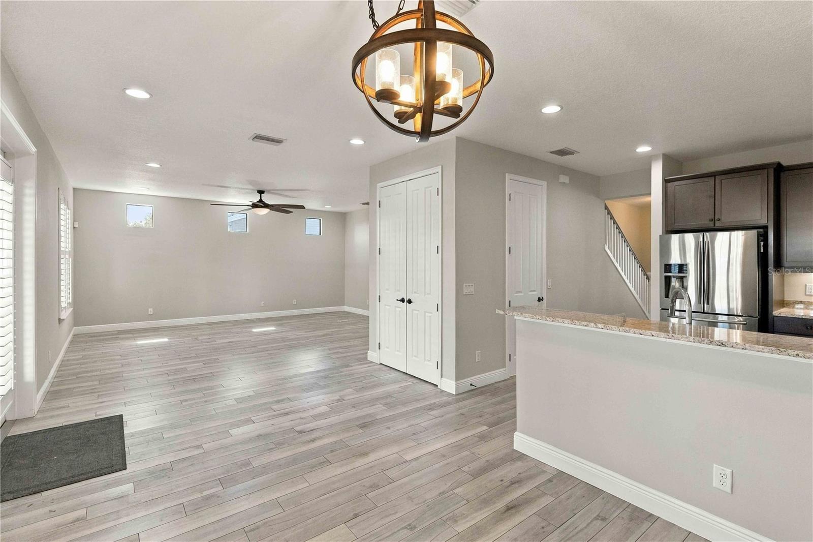 6310 S RICHARD AVE — photo 13
