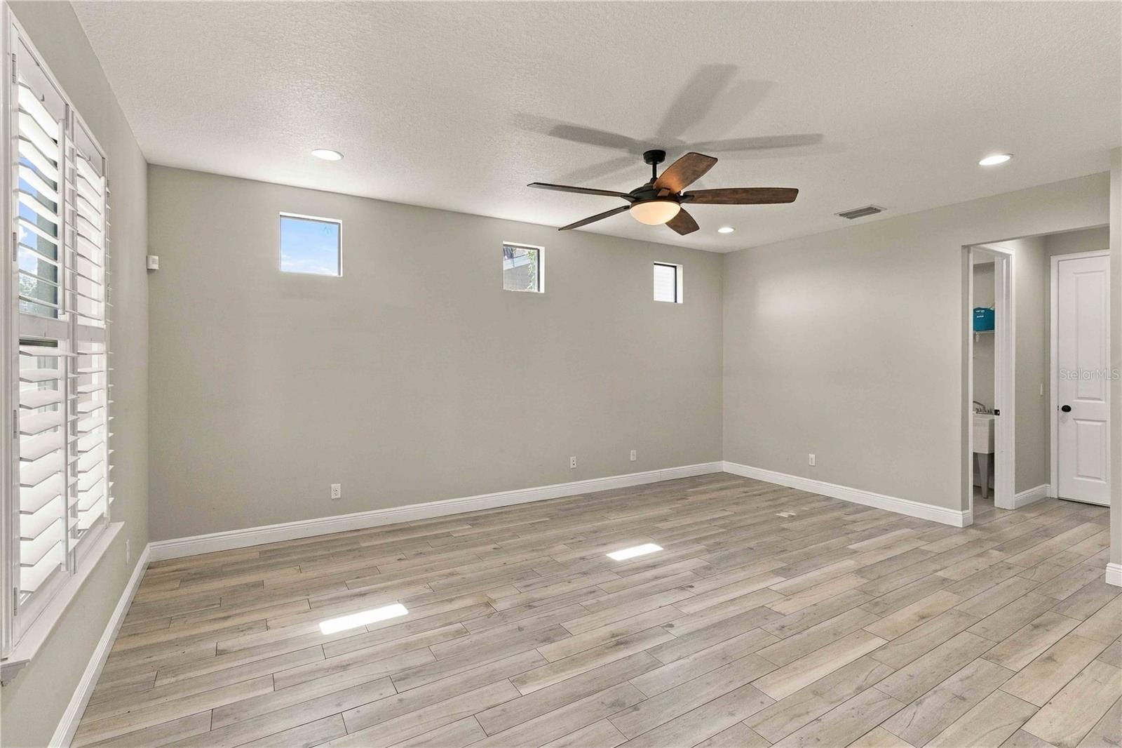 6310 S RICHARD AVE — photo 16