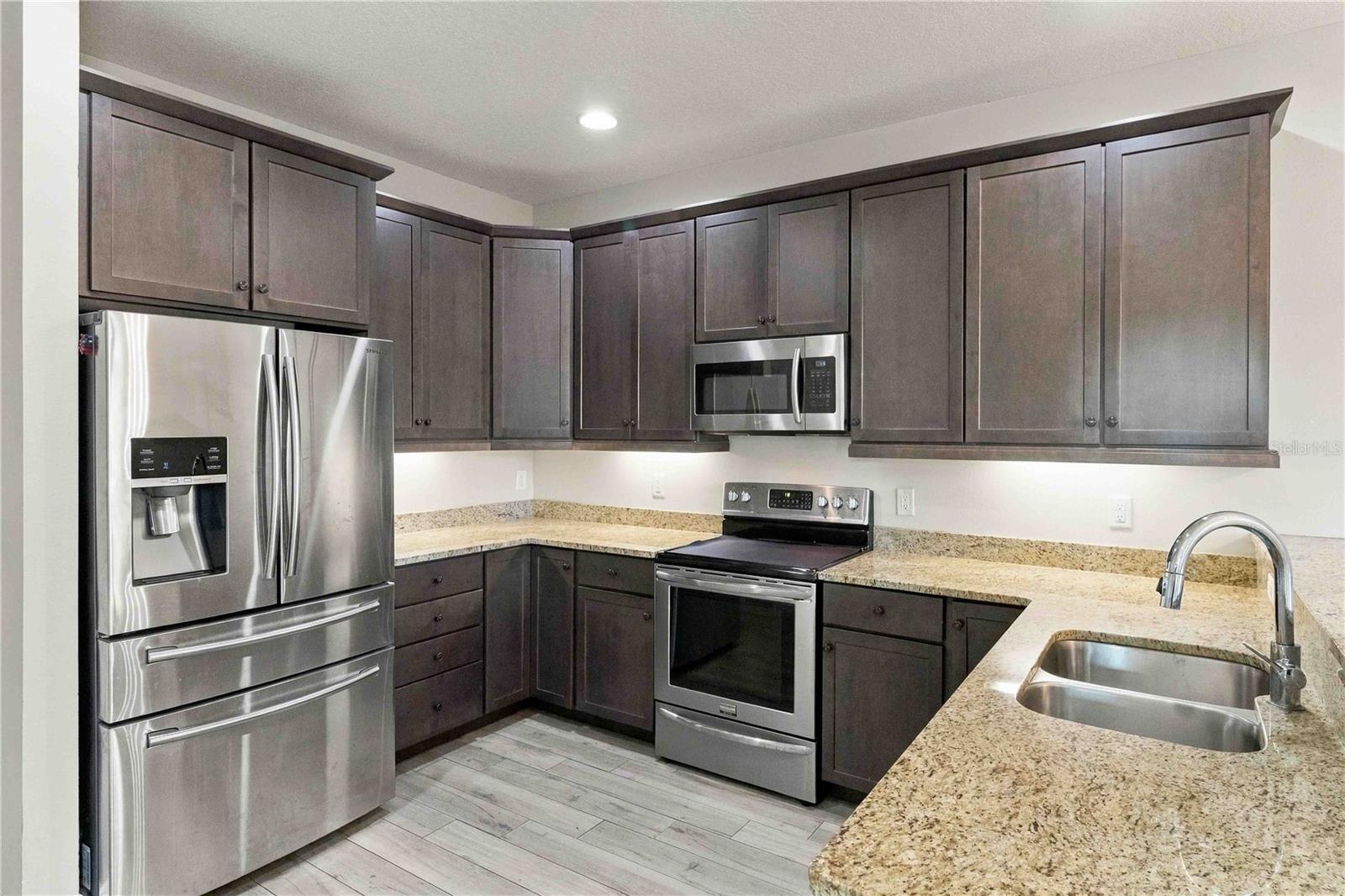 6310 S RICHARD AVE — photo 14