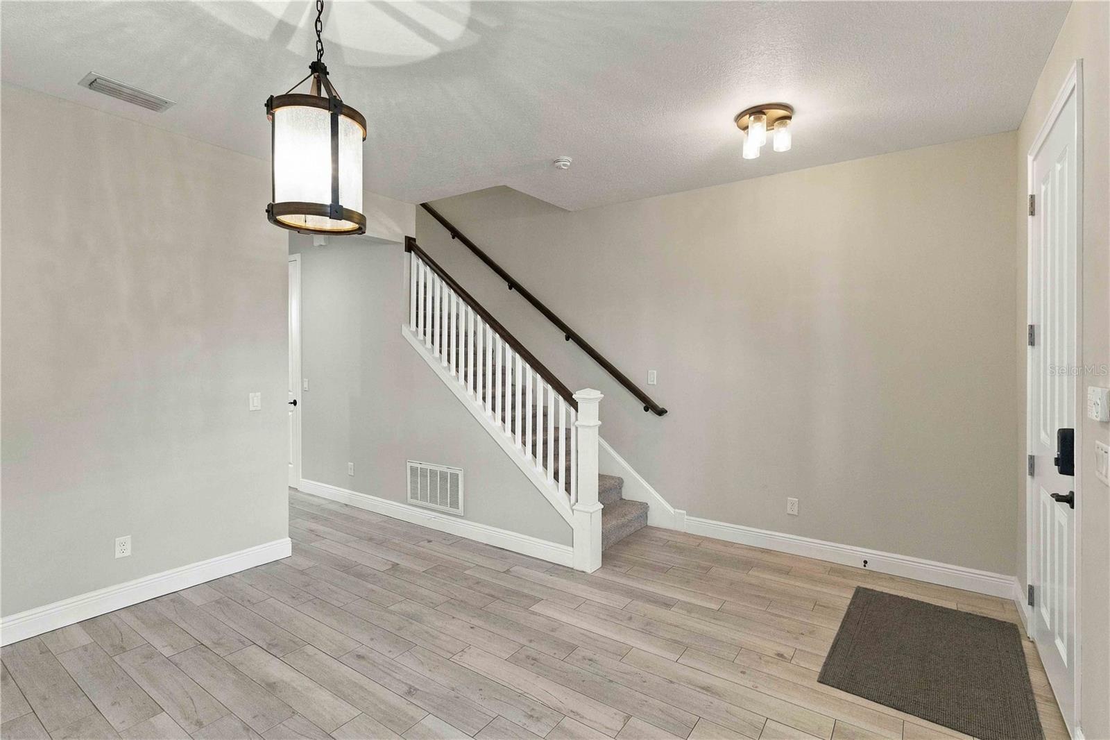 6310 S RICHARD AVE — photo 8