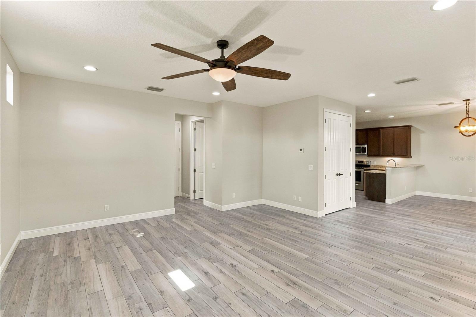 6310 S RICHARD AVE — photo 18