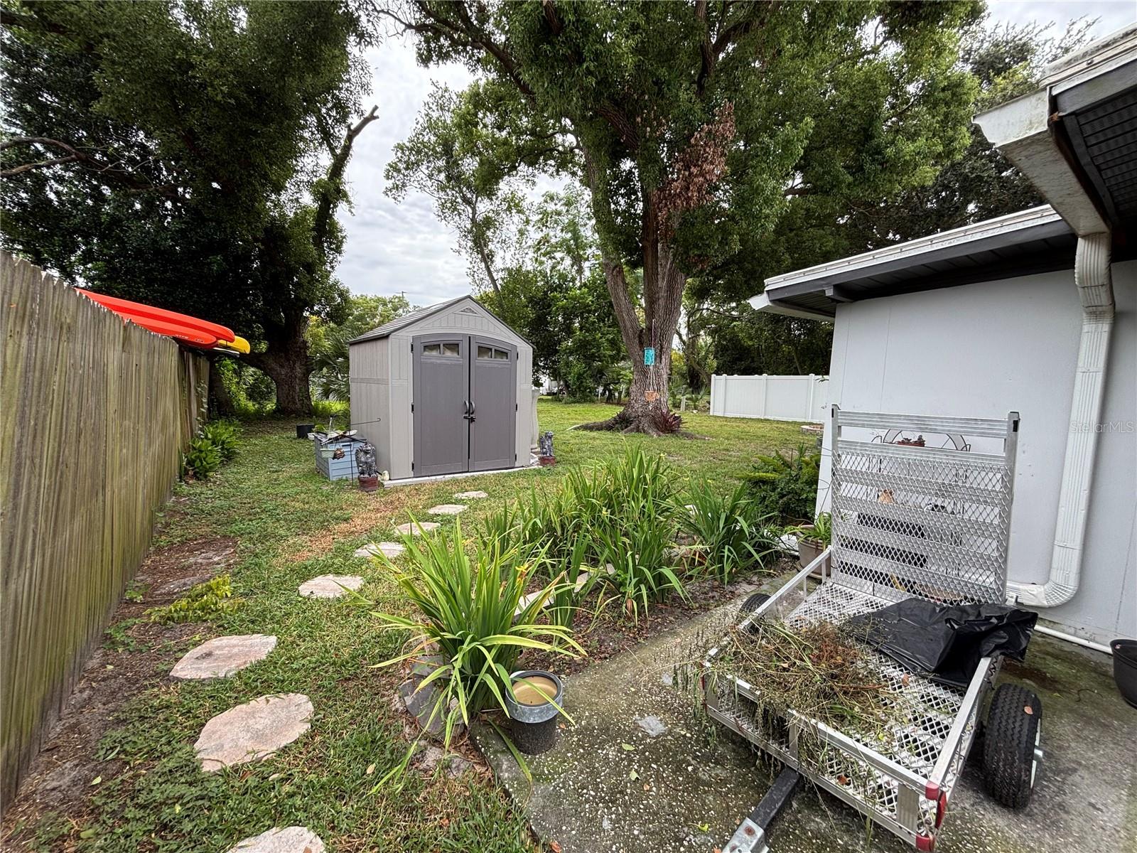 11010 HASSLE AVE — photo 17