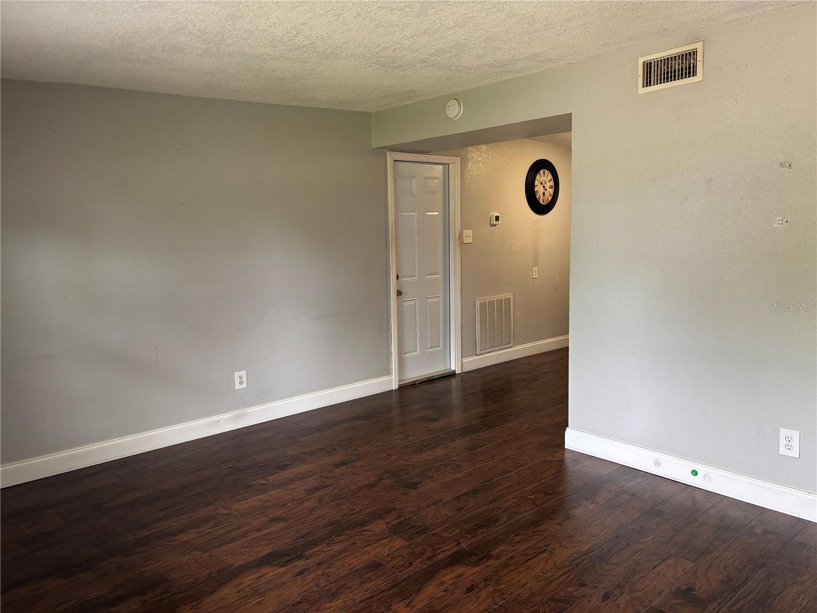 11010 HASSLE AVE — photo 6