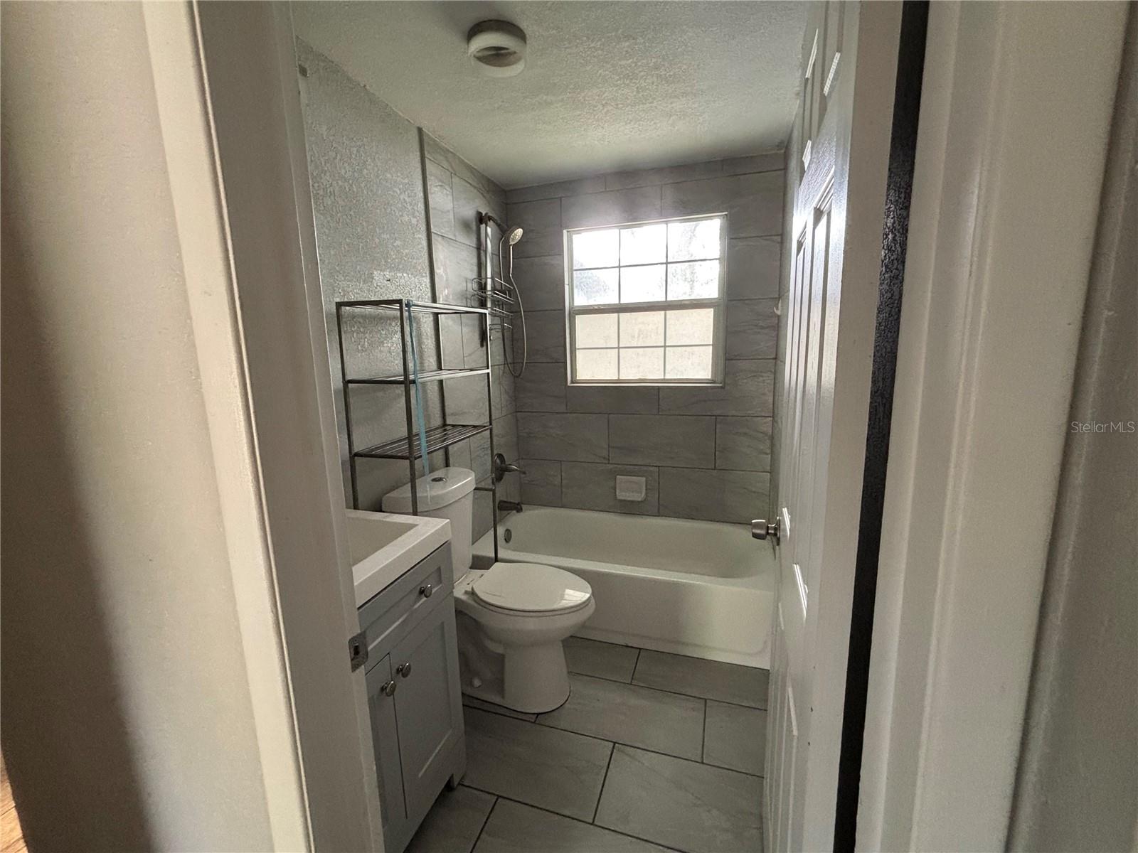 11010 HASSLE AVE — photo 14