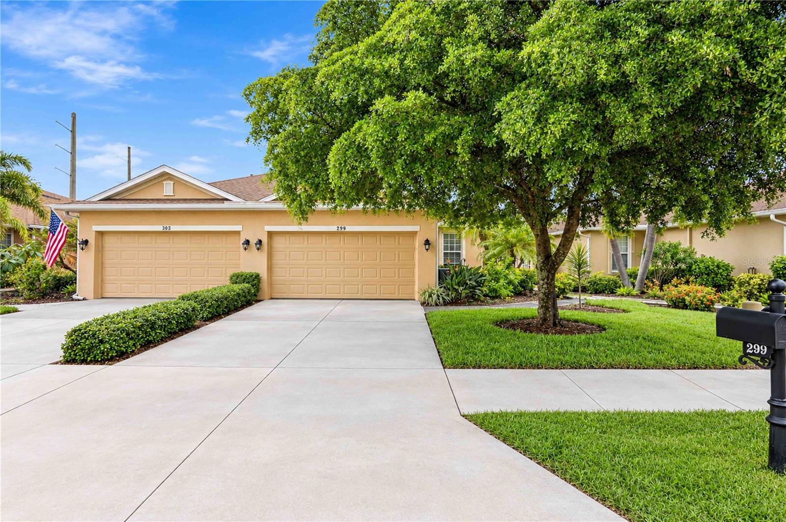 299 CAPULET DR — photo 3