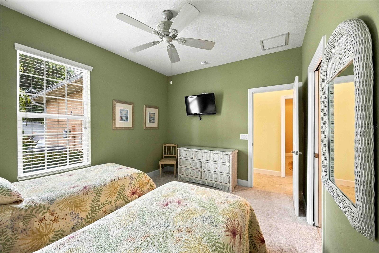 299 CAPULET DR — photo 37