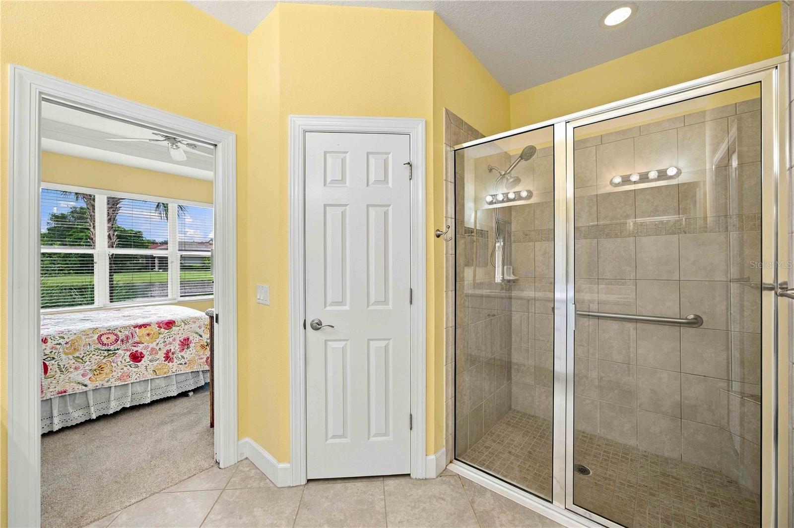 299 CAPULET DR — photo 29