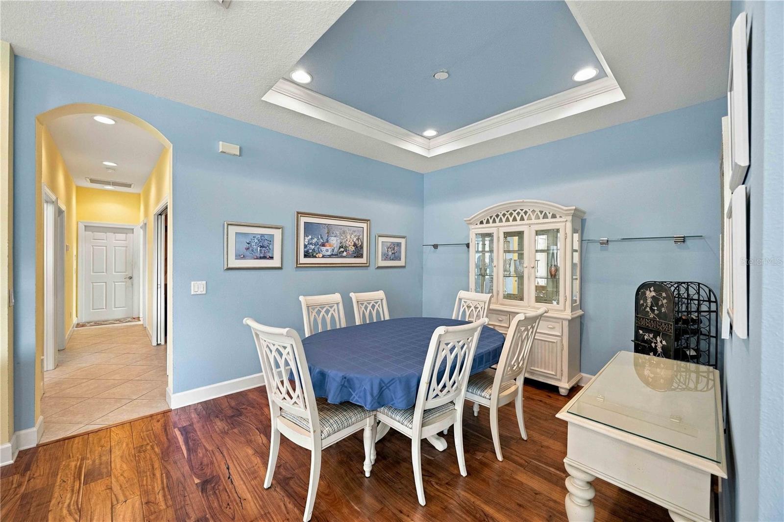 299 CAPULET DR — photo 30
