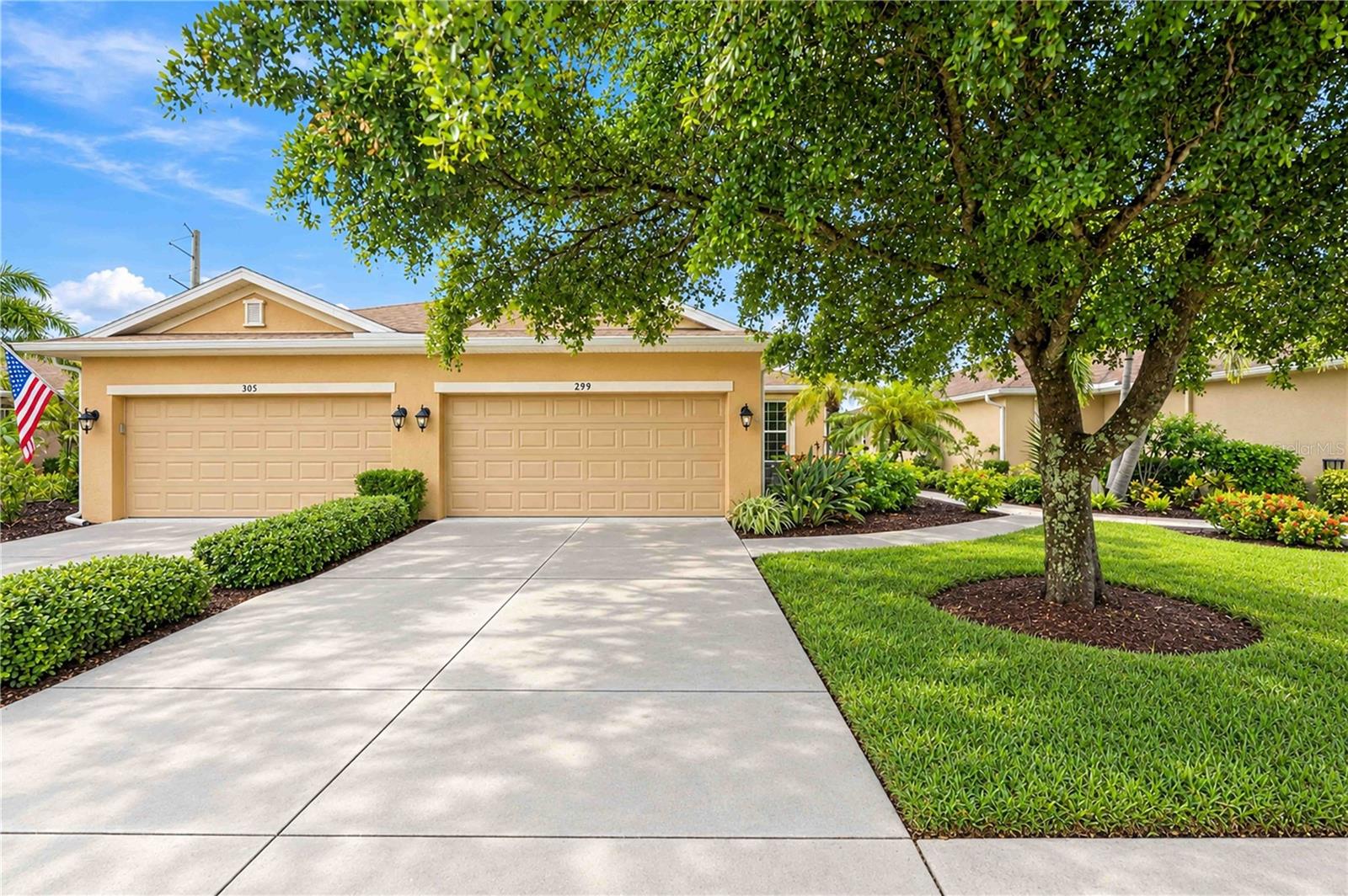 299 CAPULET DR — photo 4