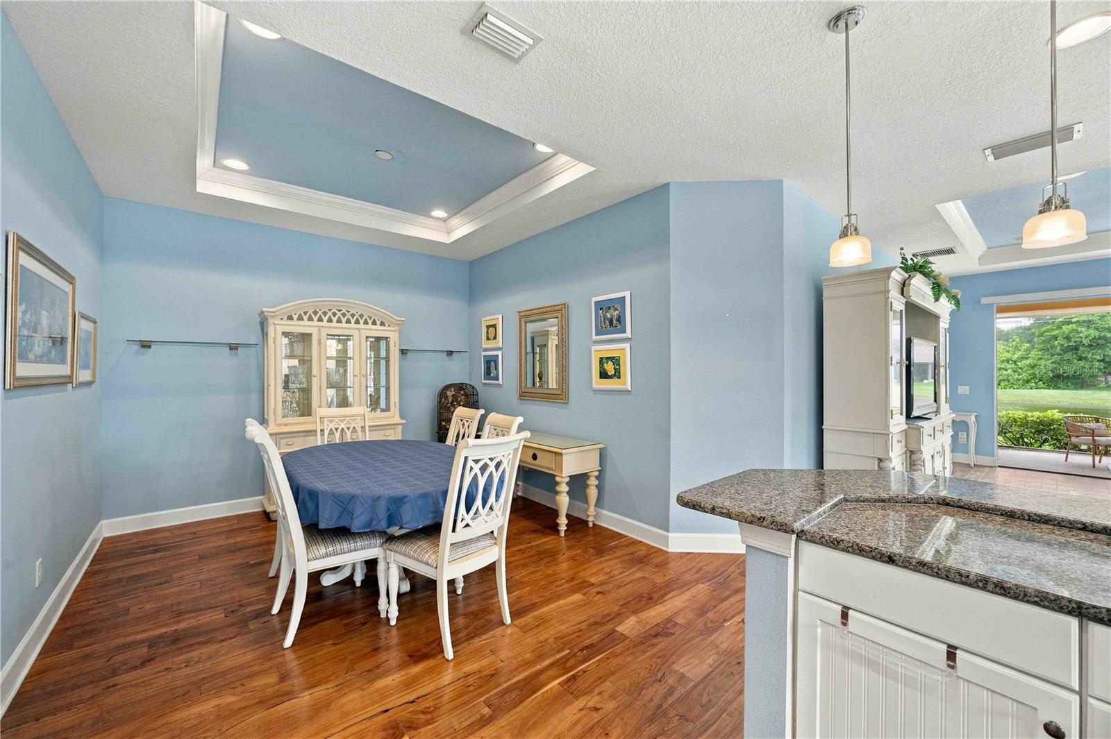 299 CAPULET DR — photo 20