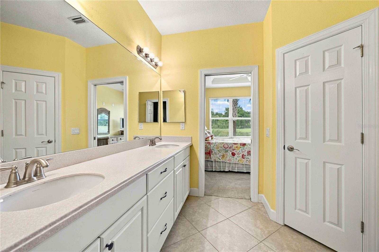 299 CAPULET DR — photo 28