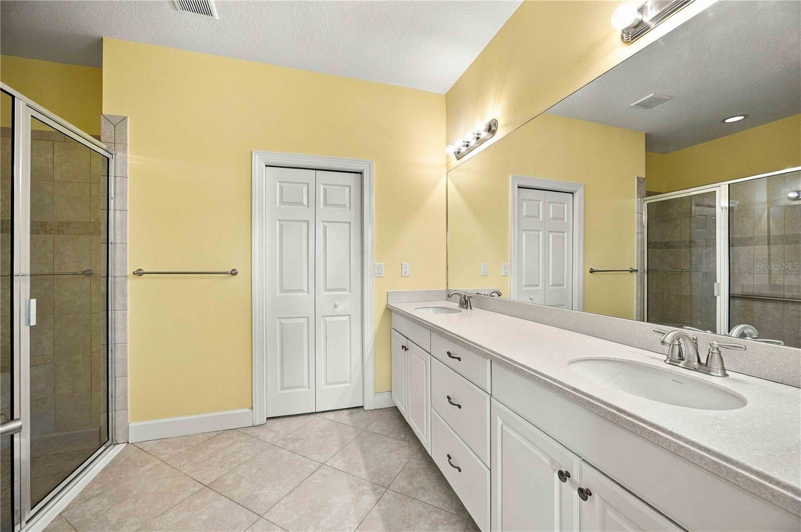 299 CAPULET DR — photo 27