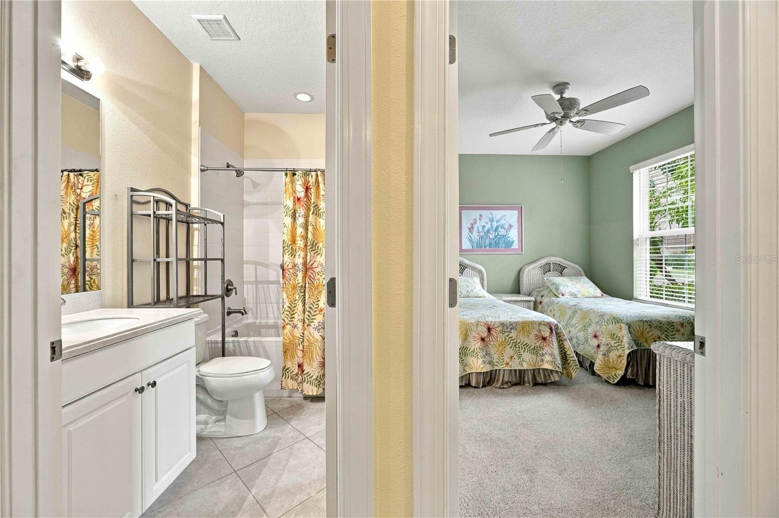 299 CAPULET DR — photo 34