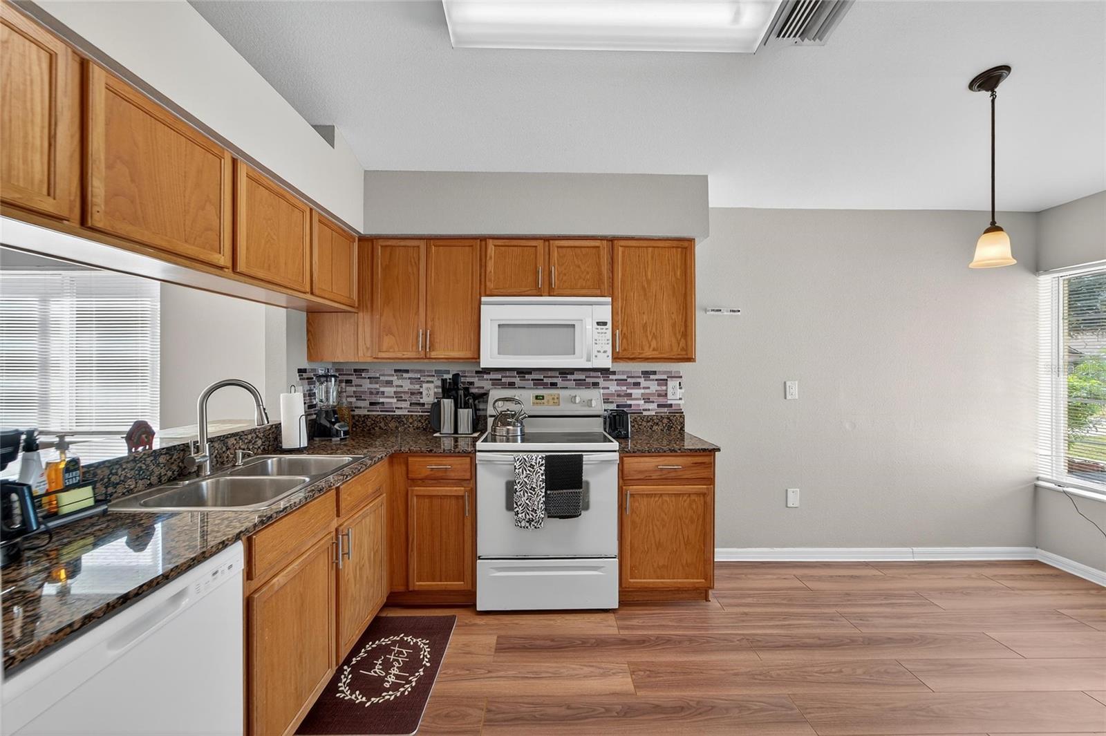 11812 LYNMOOR DR — photo 35
