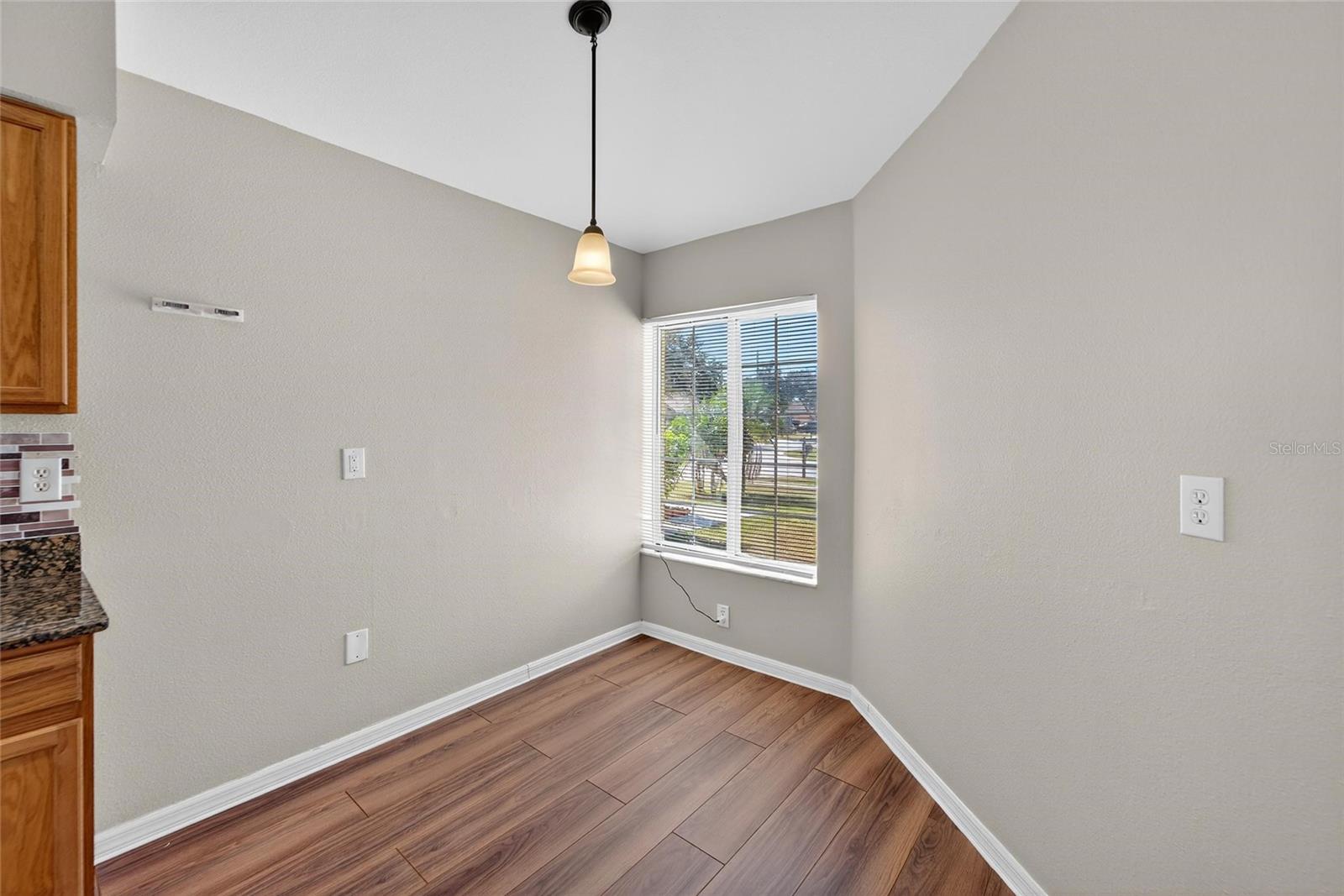 11812 LYNMOOR DR — photo 41