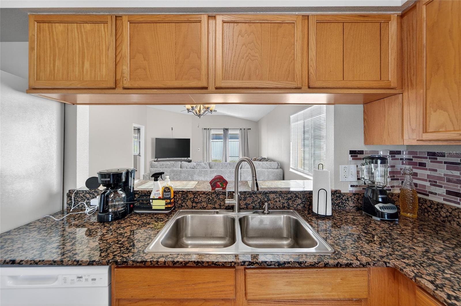 11812 LYNMOOR DR — photo 38