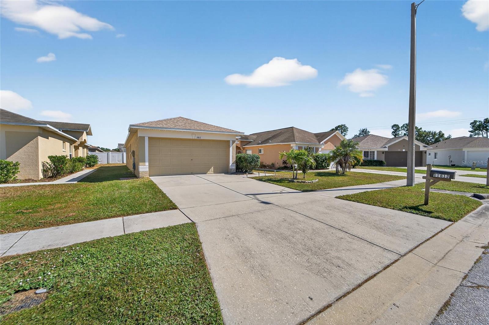 11812 LYNMOOR DR — photo 3