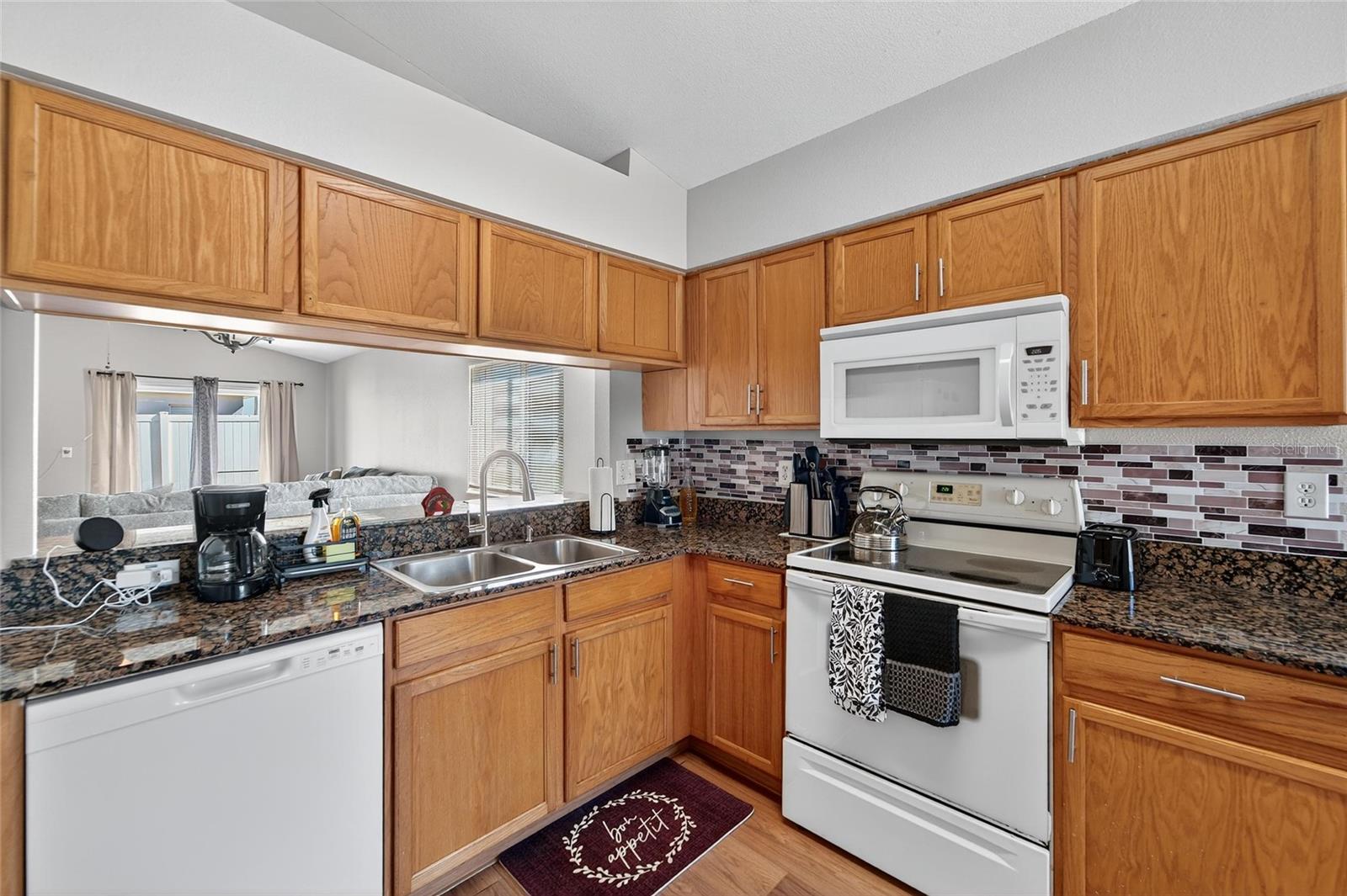 11812 LYNMOOR DR — photo 37