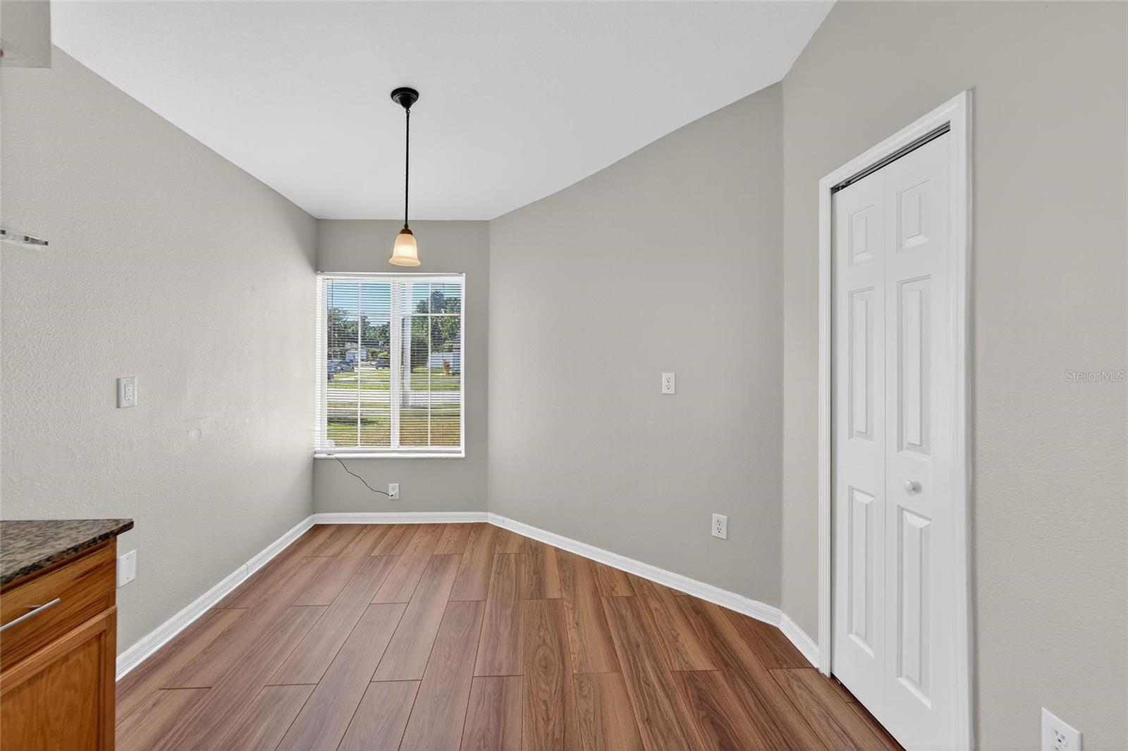 11812 LYNMOOR DR — photo 40