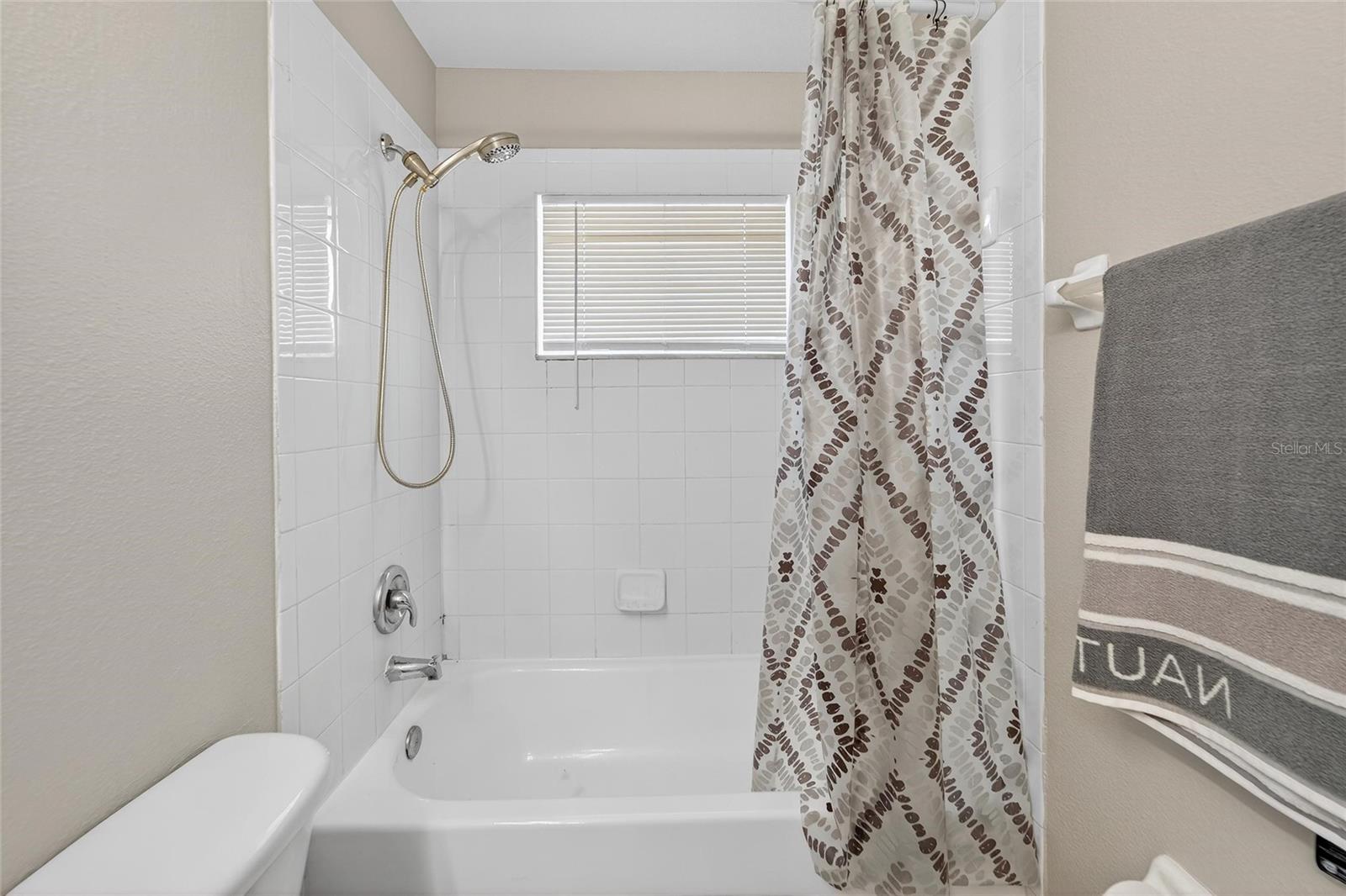 11812 LYNMOOR DR — photo 24