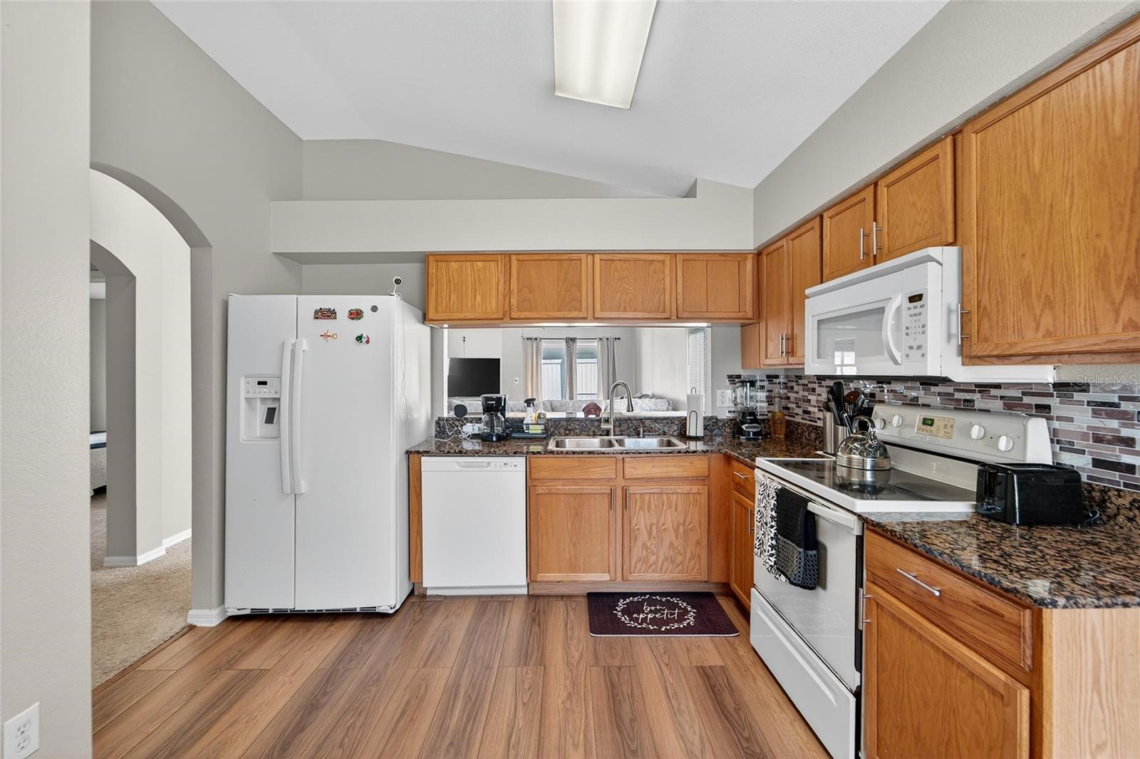 11812 LYNMOOR DR — photo 36