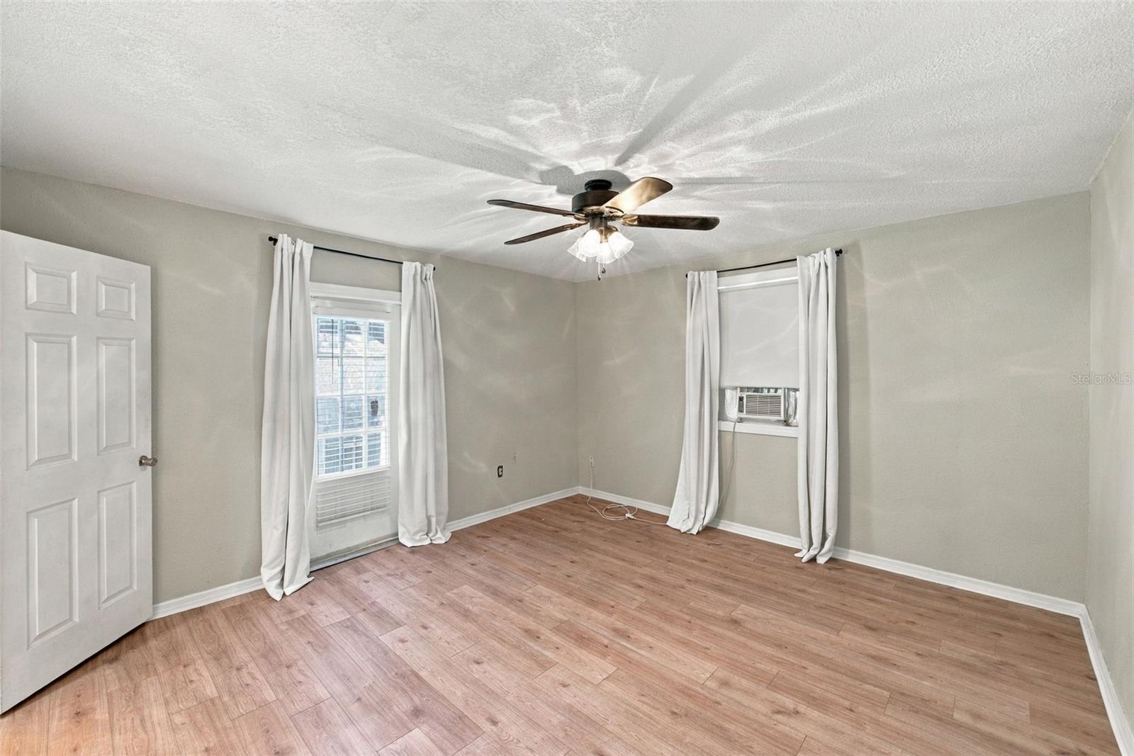 1548 ORANGE ST — photo 20